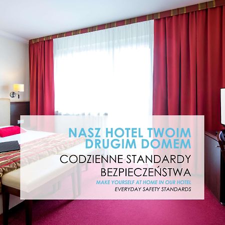Hotel Felix Варшава Екстер'єр фото